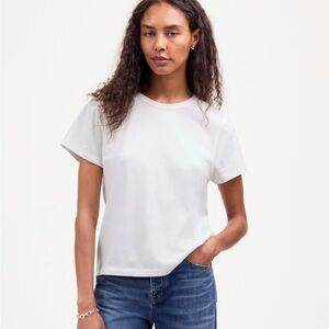 NWT Madewell Woman’s BEST SELLER
The Perfect Crewneck Tee Allday Jersey Size M